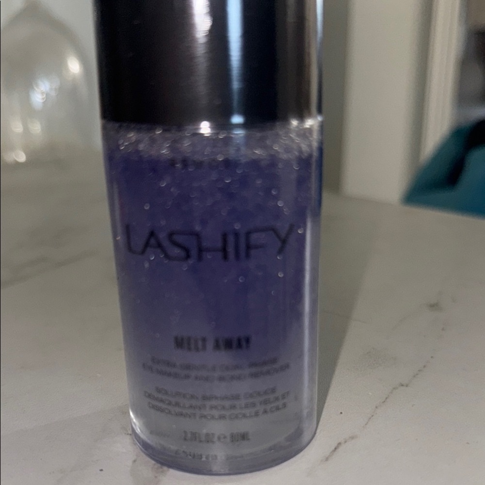 LASHIFY Melt Away Makeup Remover - Purple